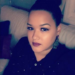 Meet your Posher, Noelia